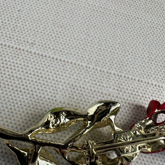 Red Rose Enamel Brooch Pin Gold Tone With Green Leaf Accents Vintage - Picture 6 of 10